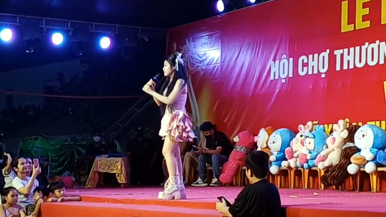 Dương Ái Vy