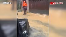 暴雨炸雙北！新店土石崩落車懸空北市信義區淹水灌民宅