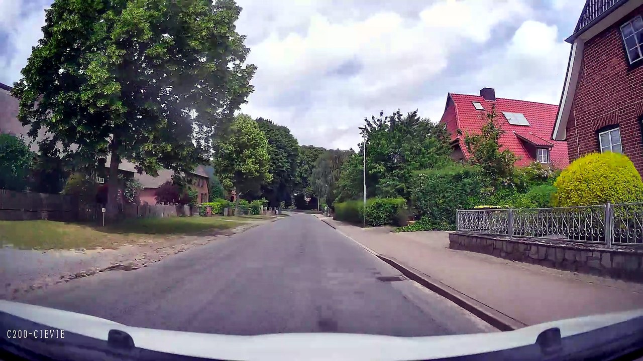 Mit dem Auto durch Mustin (Schaalsee-Region)
