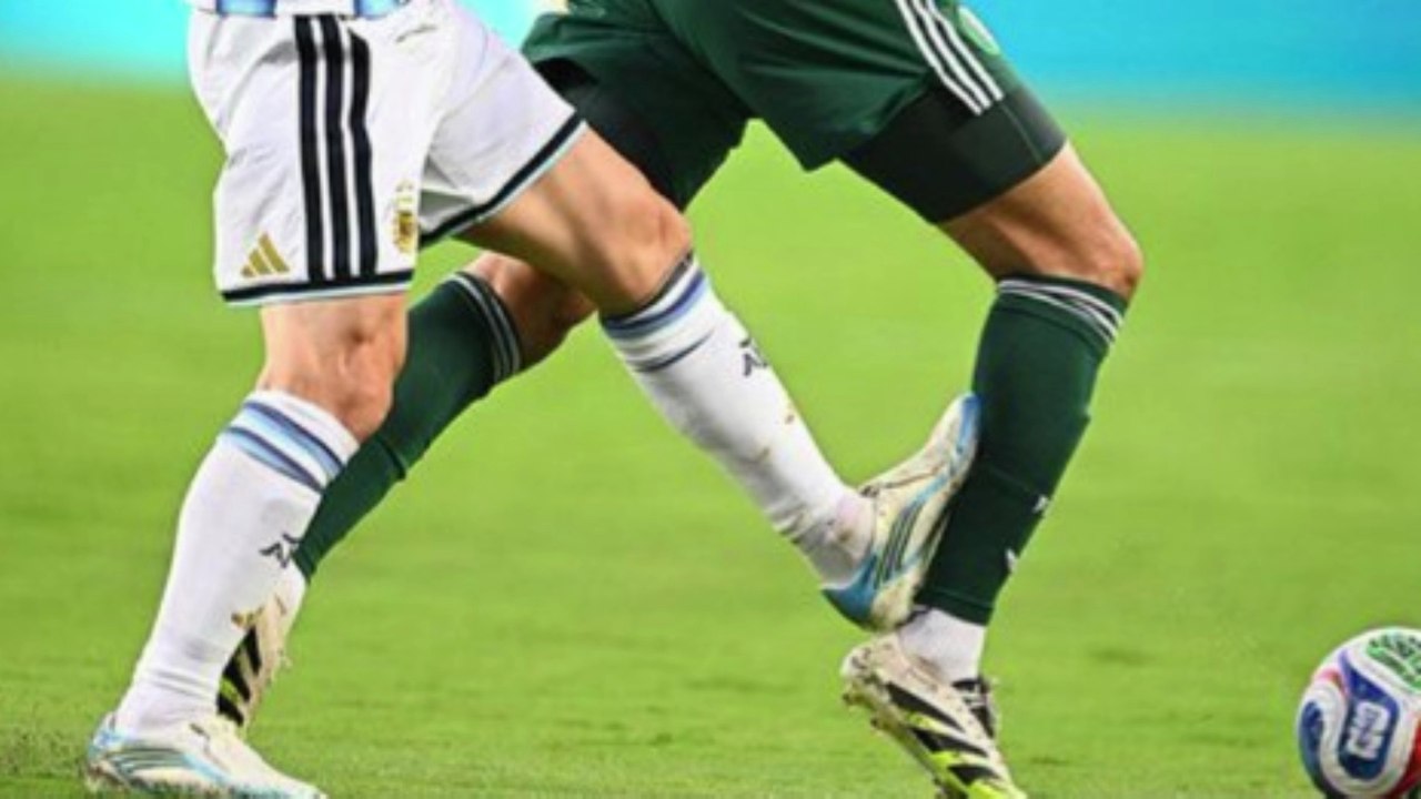 Messi RED CARD Controversy vs Algeria 😱 Was the Referee Wrong?