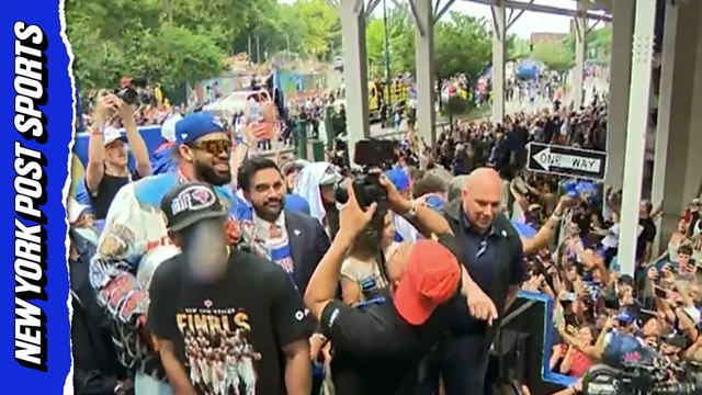 KAT, Mayor Mamdani celebrate together on first Knicks float