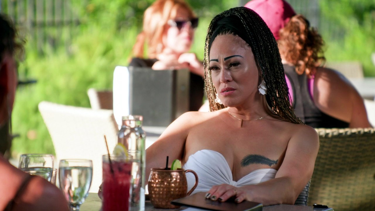 This is Poly S01E04 Big Swing Energy