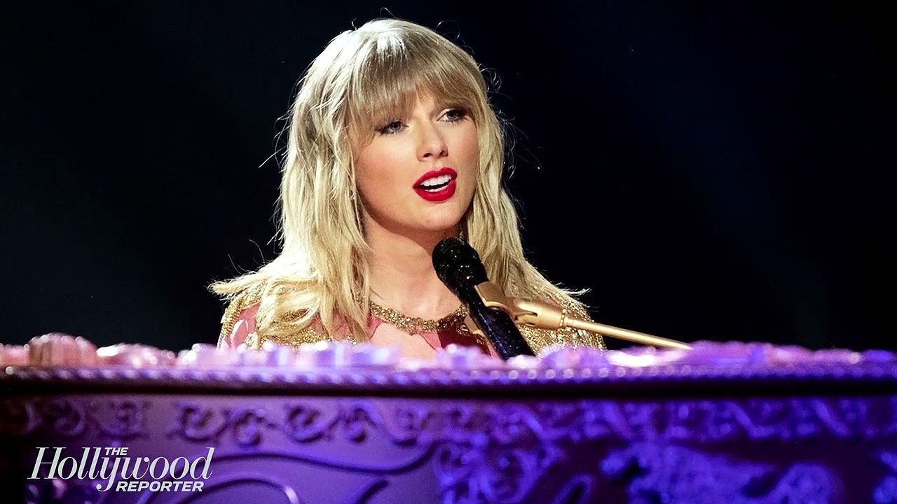 Taylor Swift Unveils Christmas Jingle 'Christmas Tree Farm' | THR News [Full Movie]