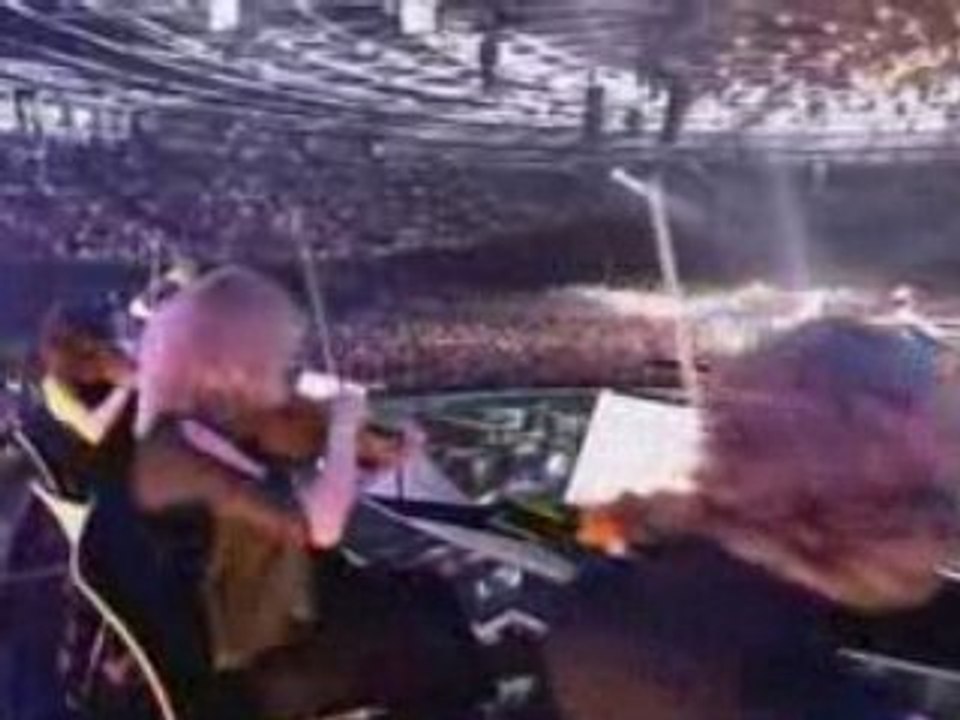 Robbie Williams angels Live In Berlin