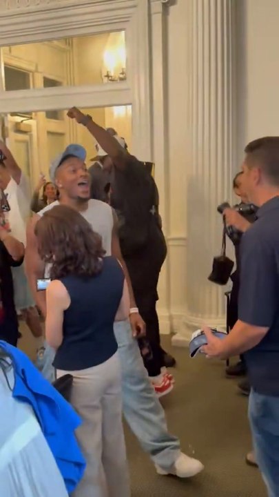 The Knicks are living it up inside of City Hall celebrating their title victory!