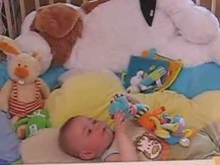 Mattéo "parle" avec Pat le mille-pattes