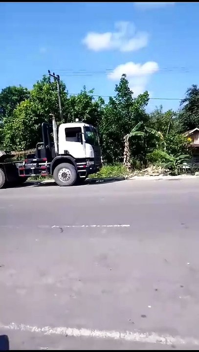 Heavy Equipment Logistics : Transporting Motor Grader in Kalimantan