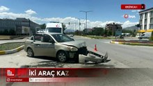 Erzincan’da iki otomobil çarpıştı: Araçlar hurdaya döndü