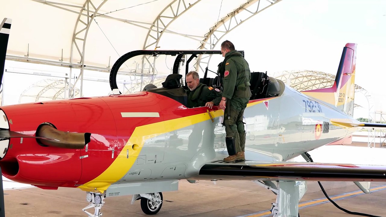 Vuelo formación de la princesa junto al rey Felipe VI