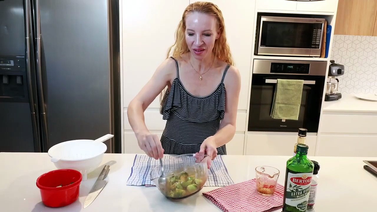 How to Cook Crispy Balsamic Brussels Sprouts (Quick & Easy!)