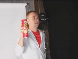 Backstage dello spot pringles con DeRossi