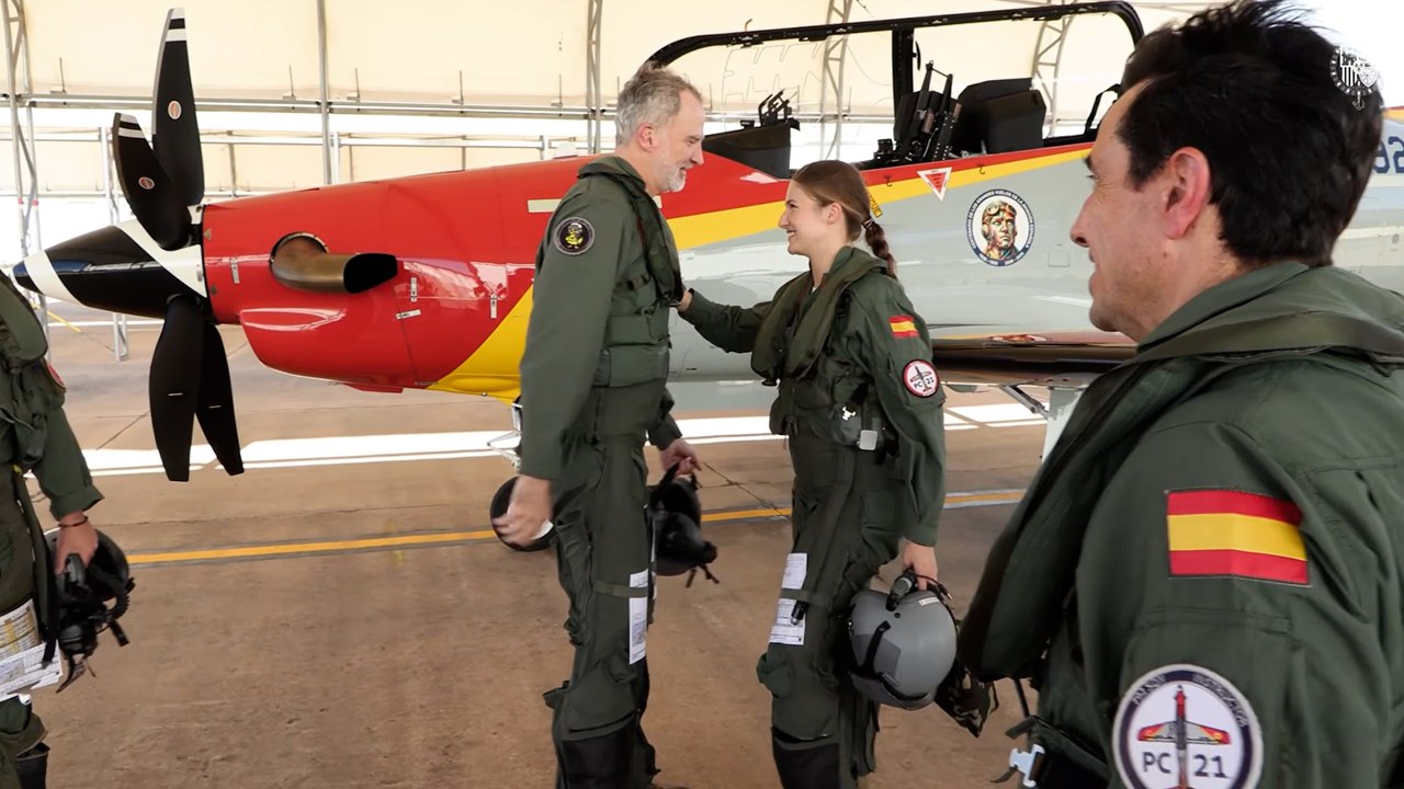 El vídeo del vuelo de Leonor junto a su padre, el rey Felipe VI