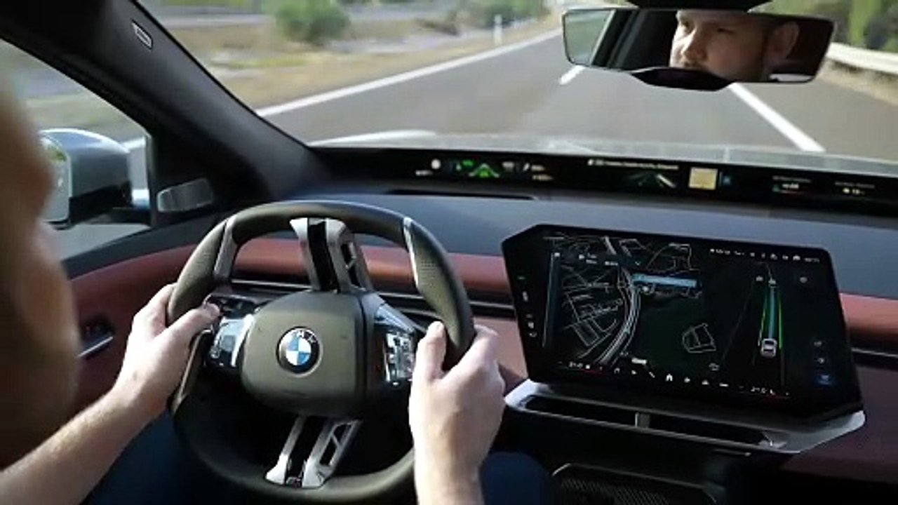 BMW Navigation-guided exit function