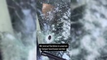 Il video choc dei turisti nel camper: "Siamo vivi per miracolo, il proiettile è arrivato fino alla coperta del letto"