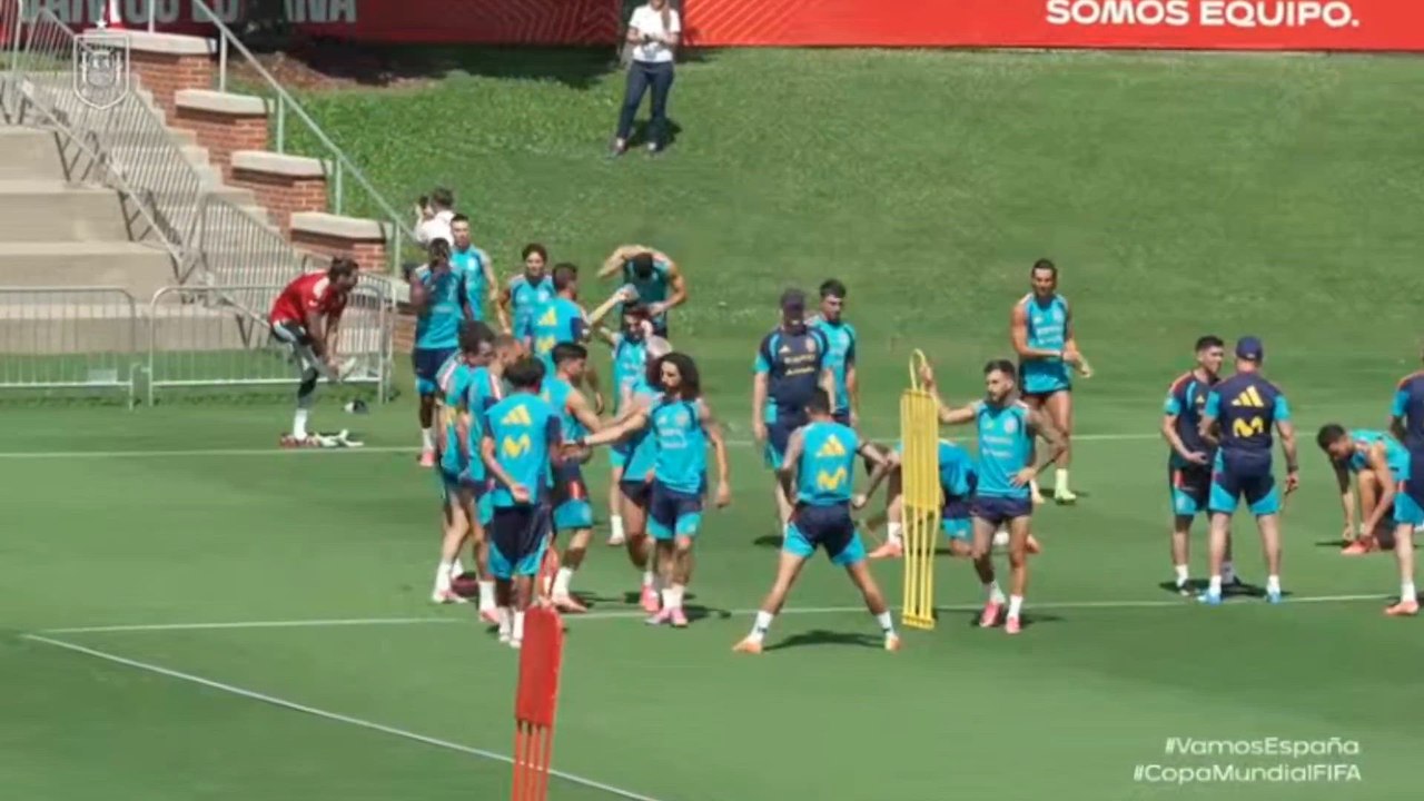 Entrenamiento completo de la Selección Española previo al España vs Arabia Saudi