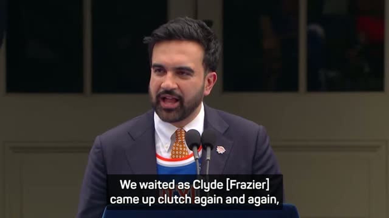 New York City Mayor honours Knicks legends at championship parade