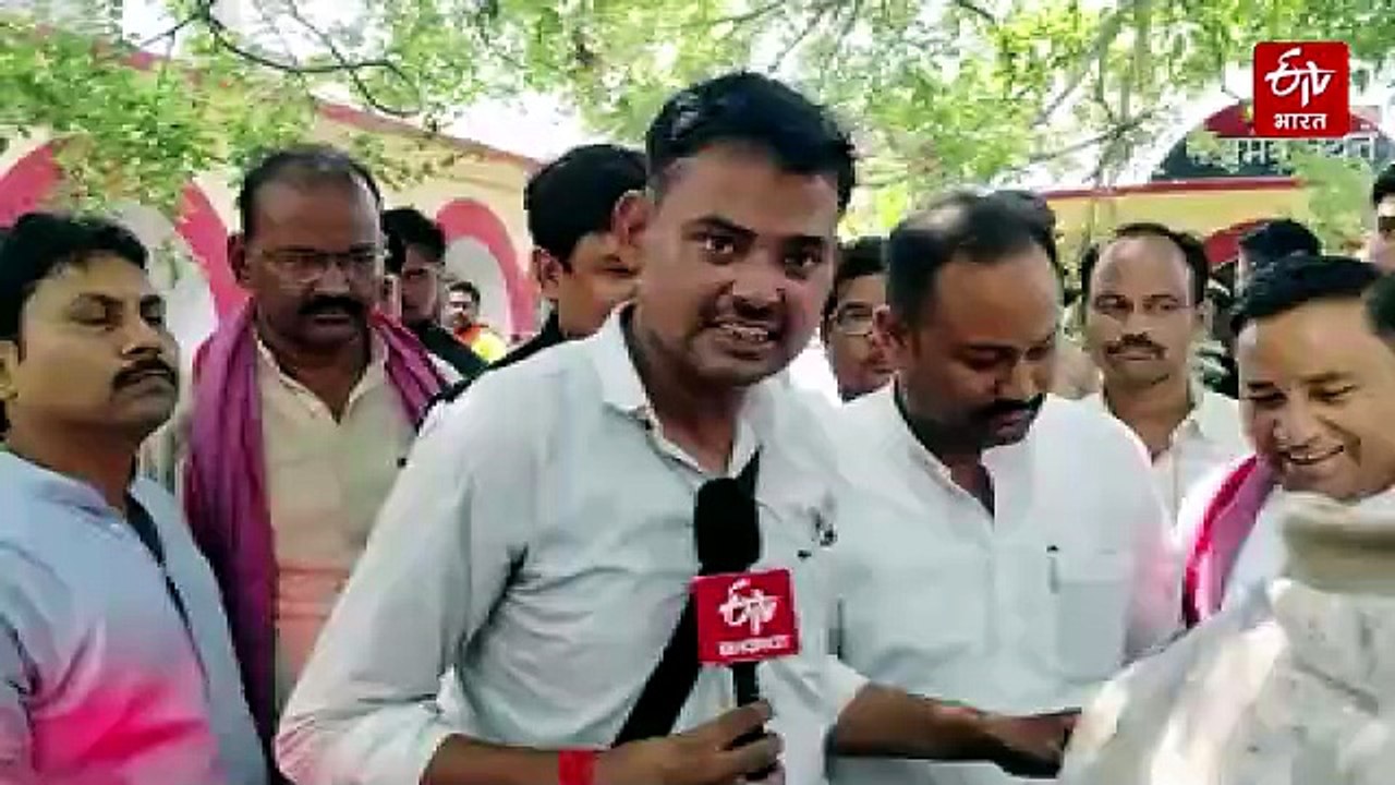 सपा में टूट की अफवाह पर भड़के सपा सांसद; लखीमपुर खीरी कोतवाली में दर्ज कराई FIR, जानिये BJP विधायकों को लेकर क्या कहा?