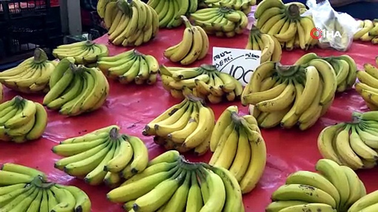Seradan 30 liraya çıkan muzun pazarlarda 100 liranın üzerinde satılması tepki çekti