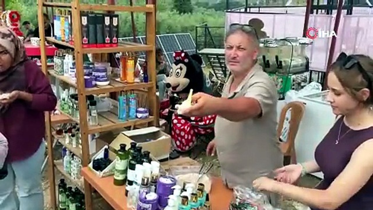 Osmaniye'de mis kokulu lavantalar arasında renkli festival