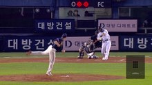 송찬의, 역전 결승 투런포...LG, 선두 고수 / YTN