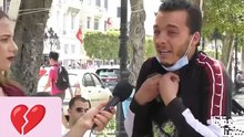 شاب تونسي ينهار بالبكاء بعد أن تخلت زوجته عن أبنهم من أجل إستخراج كنوز