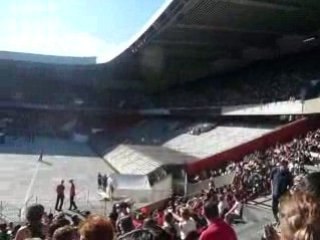 Tokio Hotel au Parc des Princes (attente)