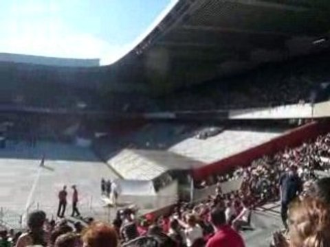 Tokio Hotel au Parc des Princes (attente)