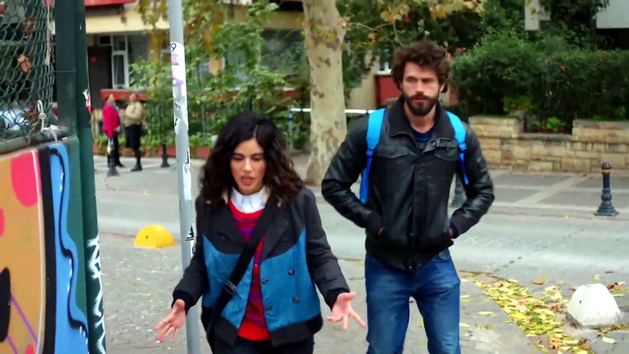 Deniz Sahneleri - Seviyor Sevmiyor