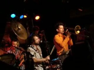 Ceux Qui Marchent Debout au New Morning