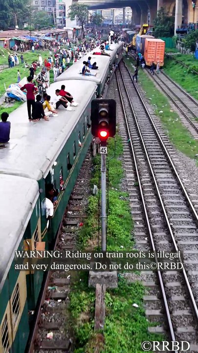 Tracks can fail, and trains can derail📉🚂