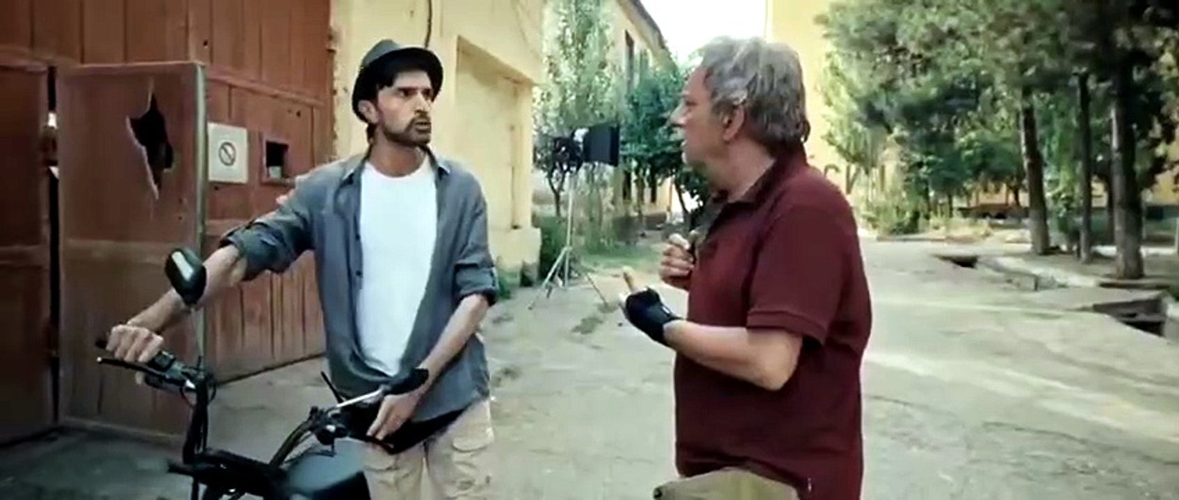 فیلم سینمایی خرگوش سیاه خرگوش سفید با بازی بابک کریمی