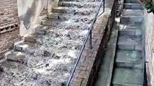 Una rotura provoca un río por la bajada de San Juan de los Reyes