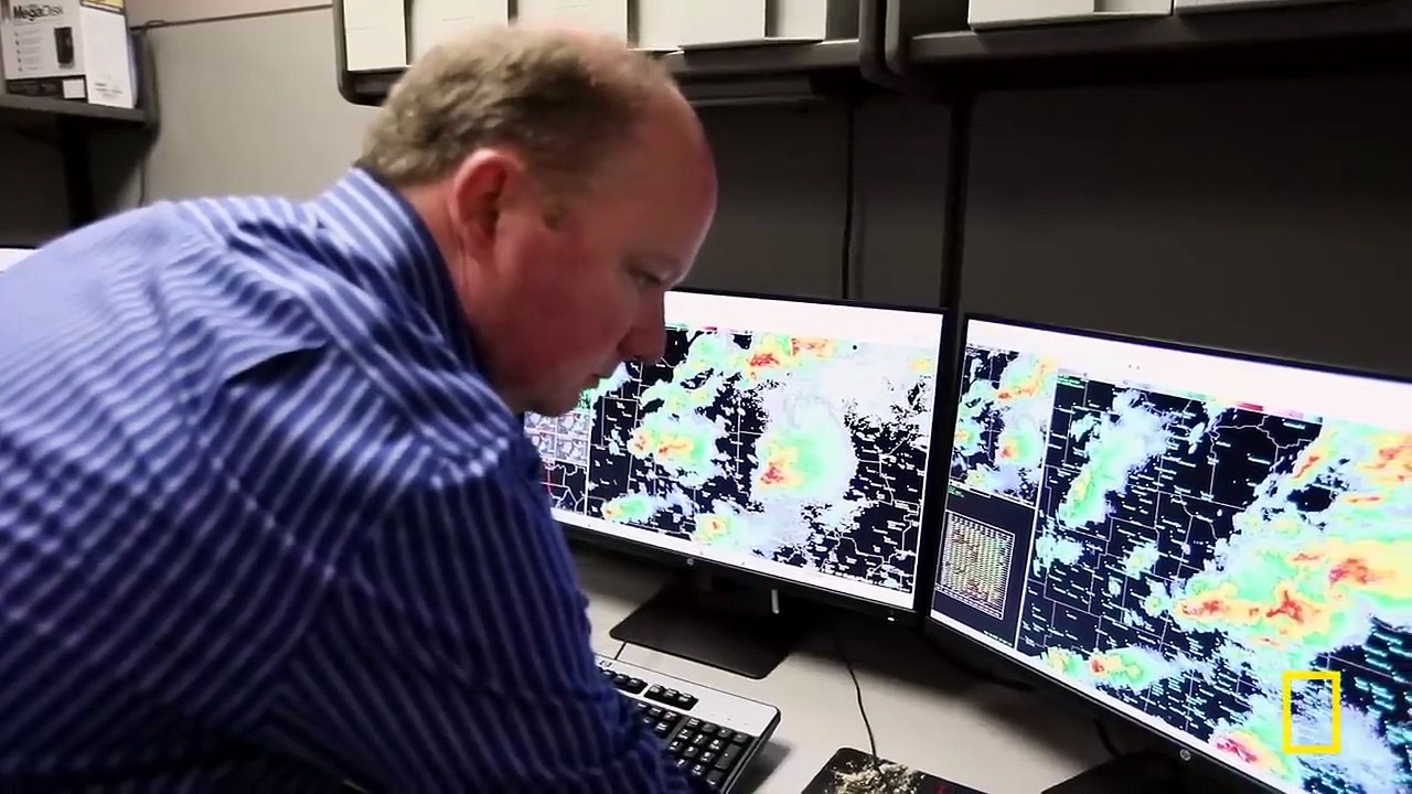 Surviving Largest Tornado Outbreak Ever Recorded (Full Episode)   Witness to Disaster   Nat Geo