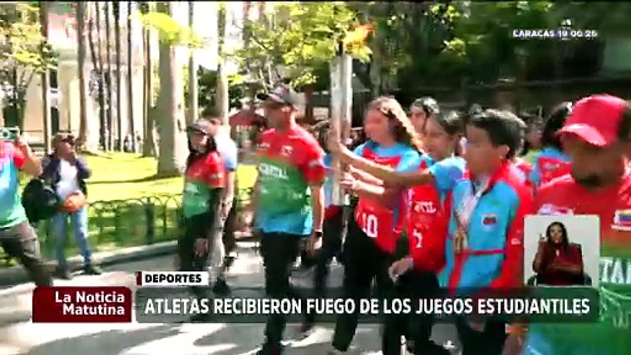 Atletas caraqueños recibieron el Fuego Patrio de los Juegos Deportivos Nacionales Estudiantiles 2026