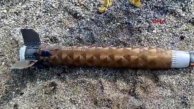 İstanbul sahilinde şüpheli cisim paniği! Denize girenler mühimmat buldu