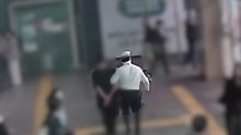 무단횡단 잡고 보니 수배자...경찰, 불법체류자 체포 / YTN