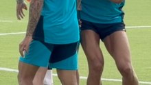EL TOQUE OLMO-LLORENTE: estuvieron a punto de chocarse fuerte y terminaron abrazados