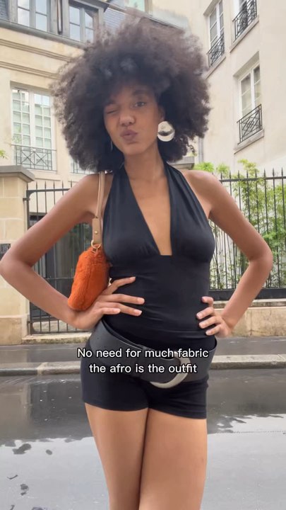 the afro is the whole look 🤷🏽‍♀️