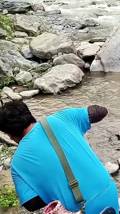 cast net fishing in Nepal |