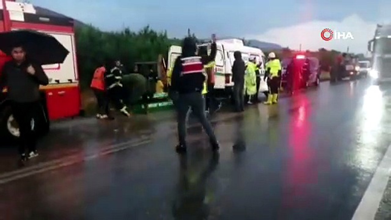 Isparta’da tur minibüsü şarampole yuvarlandı: 4 ölü 5’i ağır toplam 16 yaralı