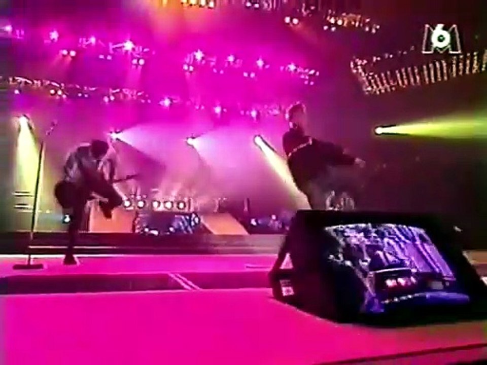 BLUR - Girls & Boys [DANCE MACHINE 3 - Damon Albarn - Cauet] - Concert Bercy Paris - M6 - 11.06.1994