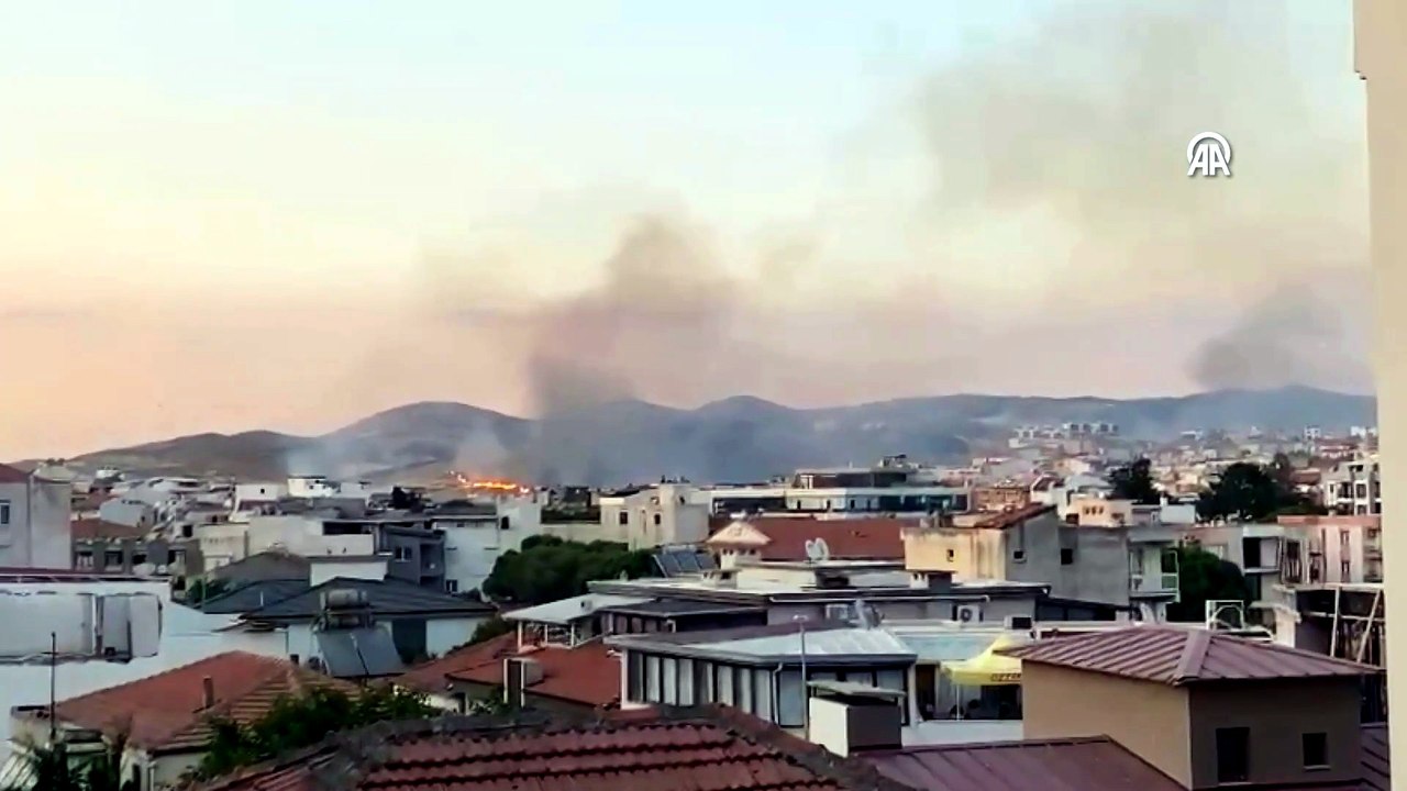 Seferihisar'da makilik alanda çıkan yangın kontrol altına alındı