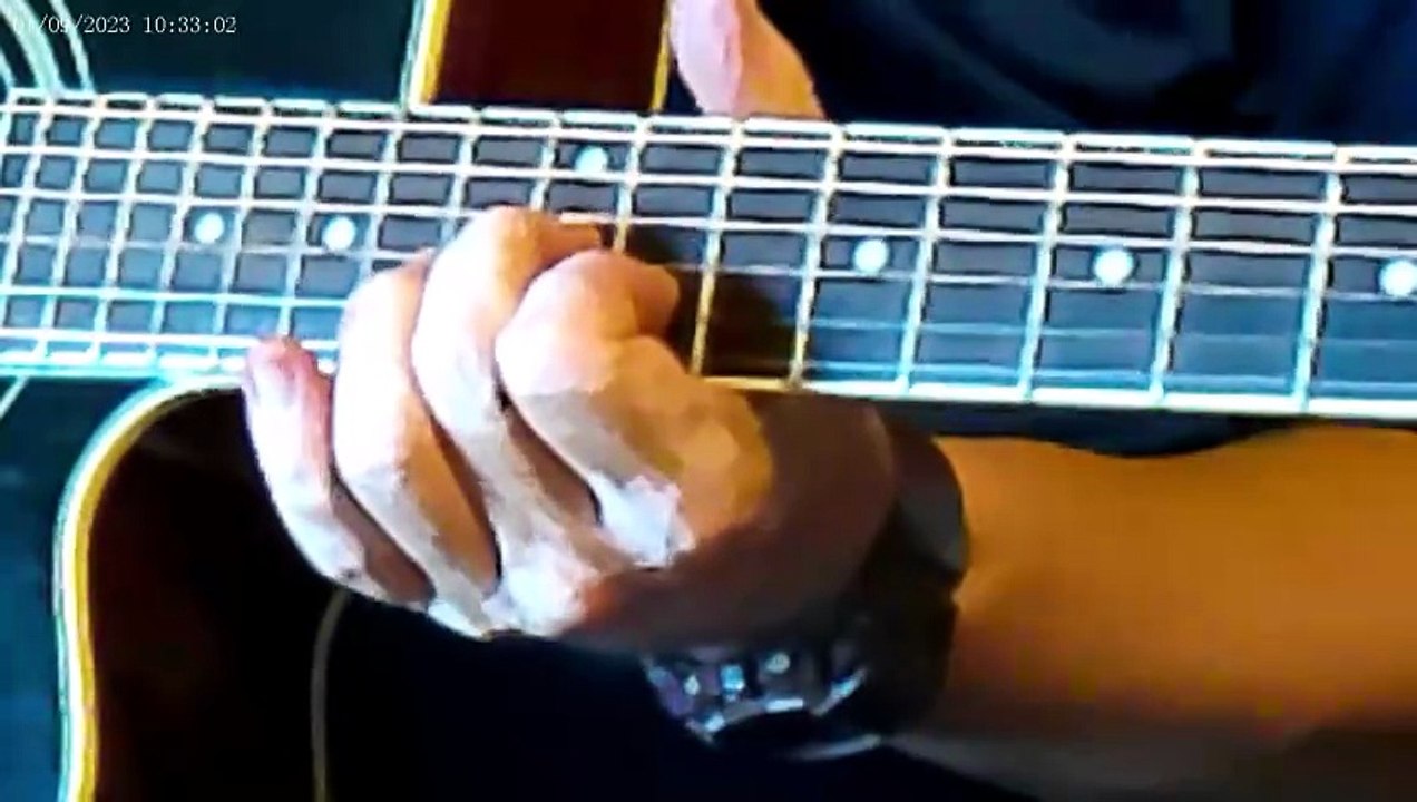 PRATIQUE MUSICALE: le GROS SON custom vintage électrique, à l'honneur ici, avec des airs de Young's, Iommi; Frampton; Gallagher; The Edge; BIG COUNTRY; TEXAS ET CHICAGO STYLE BLUES; Chuck Berry; Jeff Beck; Ted Nugent et SRV. Slide effex.