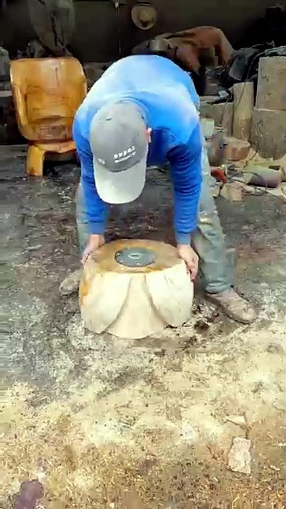 🌳 From a Single Tree Log to a Stunning Handmade Throne Chair! 👑✨