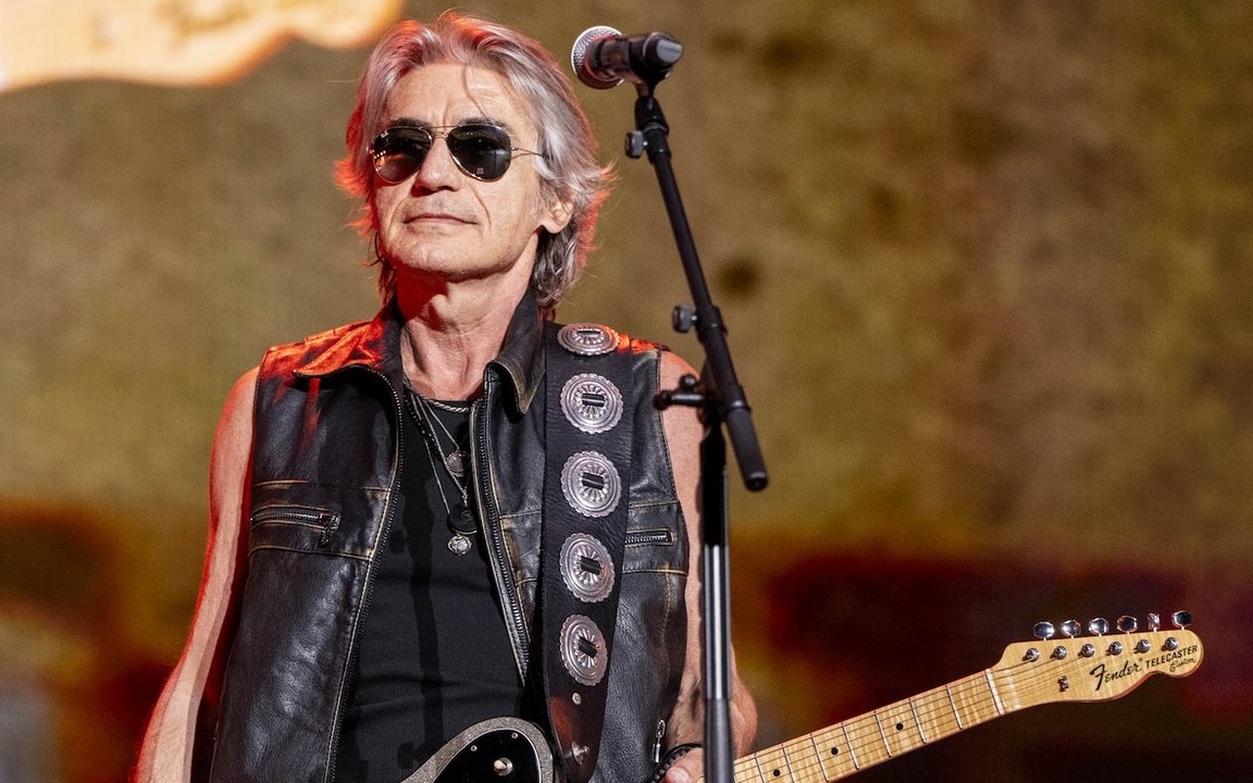 Ligabue è nato per gli stadi! Coi 57.000 a San Siro: inni contro le guerre, il figlio e un concerto immenso