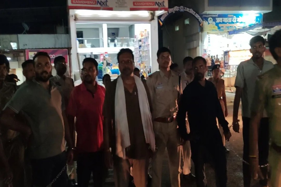 भाजपा नेता समेत 3 की हत्या करने वालों का निकला जुलूस, बोले- अपराध करना पाप है, पुलिस हमारी बाप है