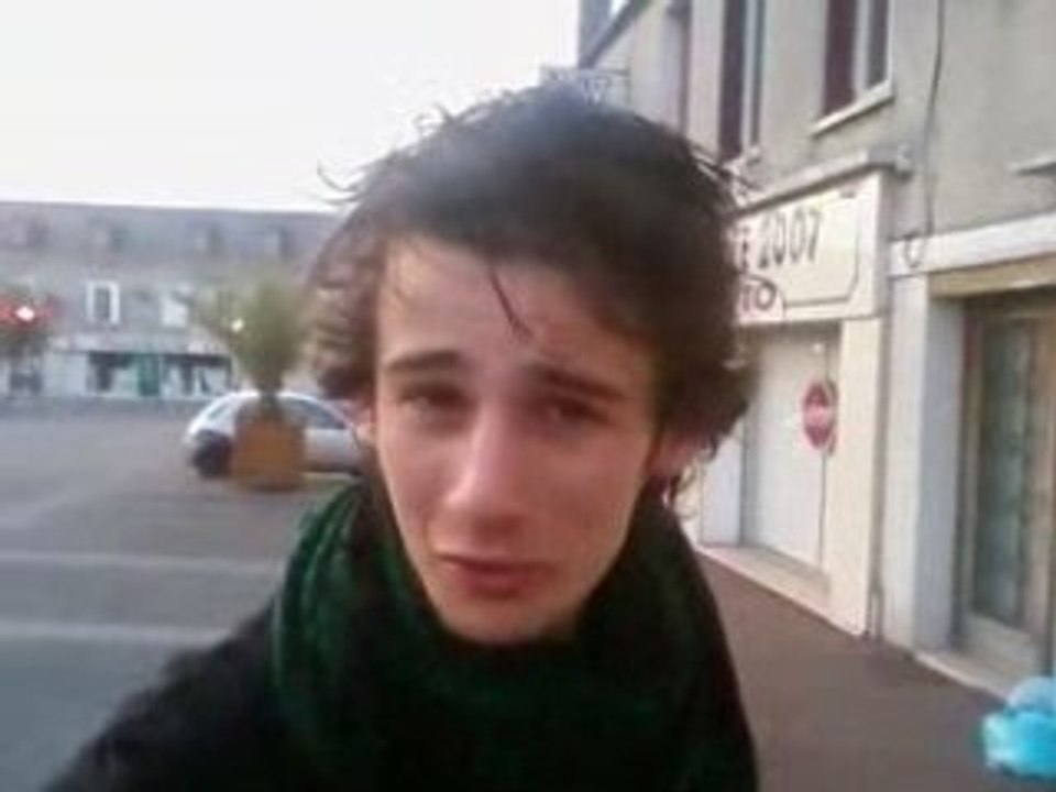 Pierre-Louis qui roule du cul