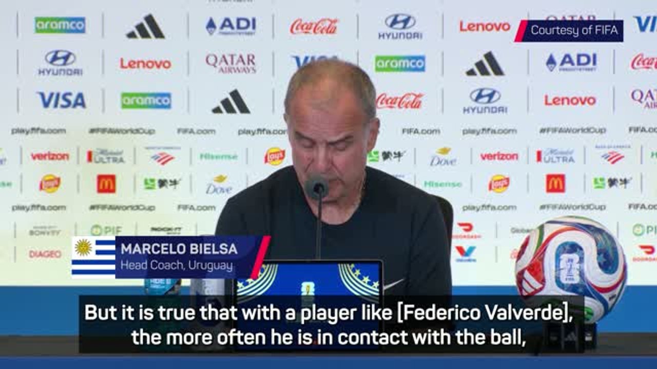 Bielsa praises influence Valverde has on Uruguay