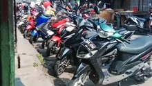 Suasana pasar rakyat Jabar juara bandung
