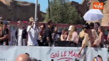 L'Ambassador del Roma Pride Levante a bordo del carro ufficiale del corteo per le vie della Capitale